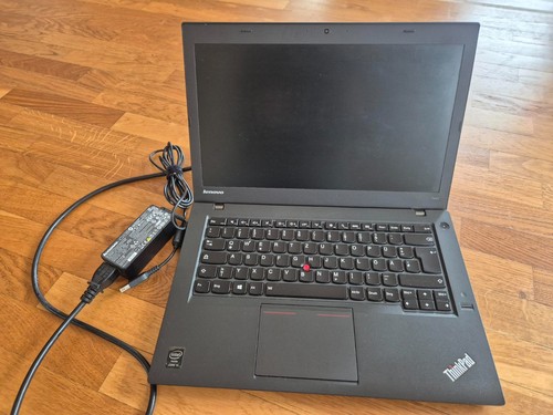 Lenovo ThinkPad T440, 120GB HDD, 4GB, i3 CPU, Netzteil - mit Bildschirmproblem