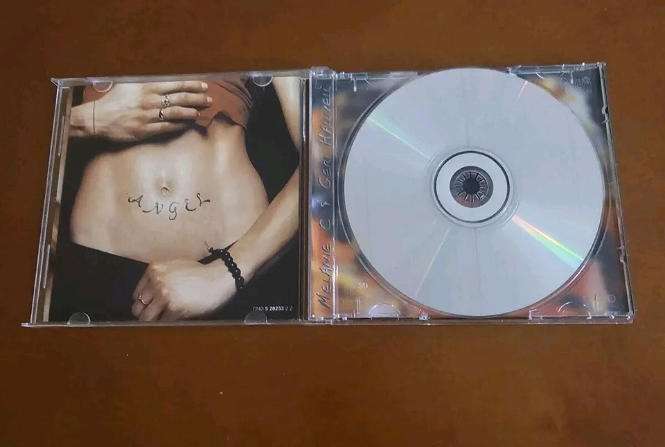 SPICE GIRLS MEL C & GERI HALLIWELL - A FRIENDLY CLASH CD RARE 2000 RUSSIAN Foto 4 de 4