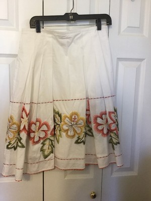 On Sale Womens White Embroidered Skirt Size 8 On Sale Womens White Embroidered Skirt Size 8