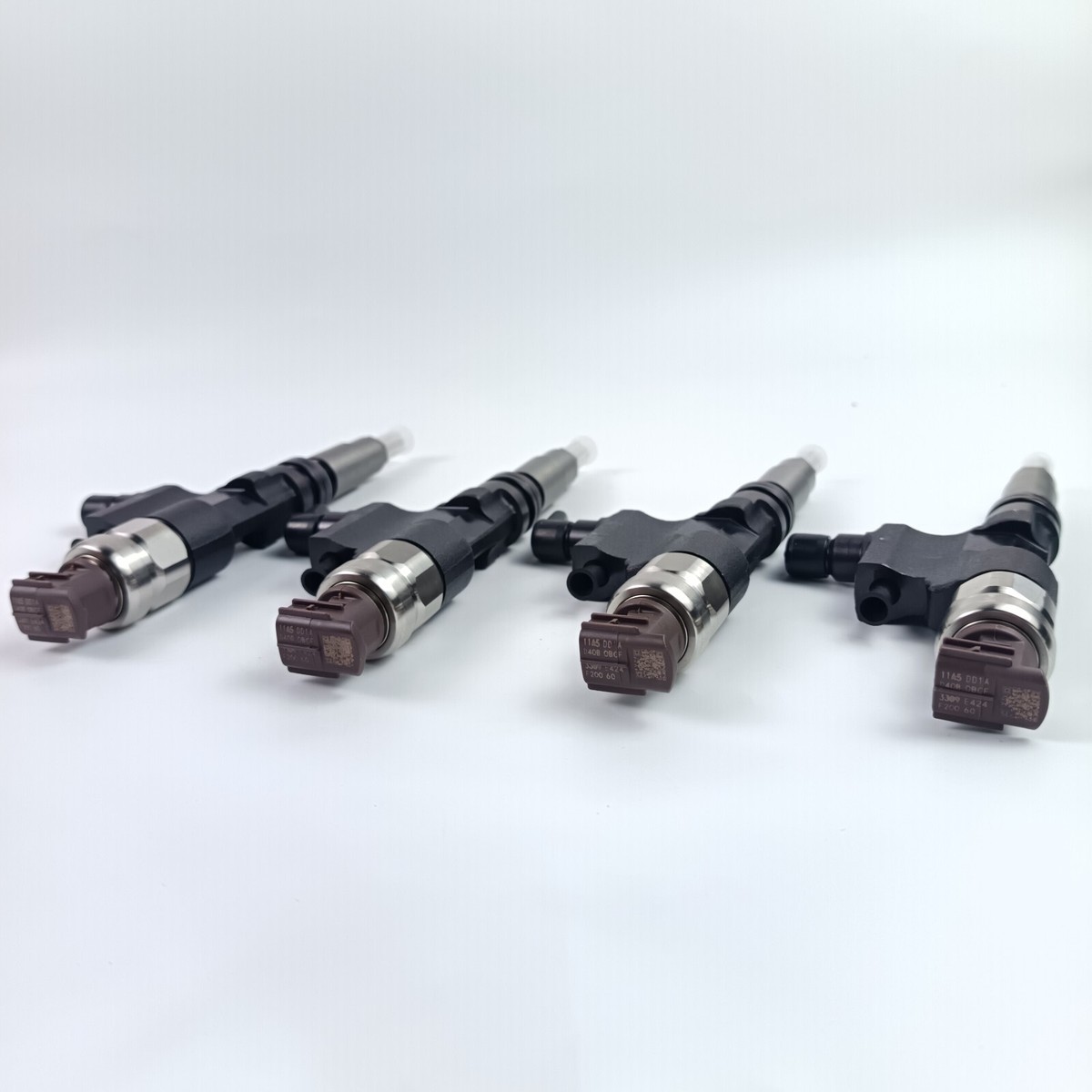 Best Quality Diesel Fuel Injector 295050-3340 For DENSSO Best Quality Diesel Fuel Injector 295050-3340 For DENSSO