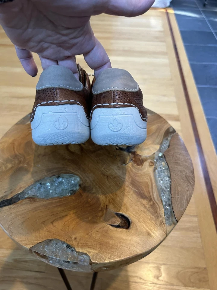 Zapatillas Mujer RIEKER Cuero Marrón con Suela Blanca Talla 36” Foto 4 de 4