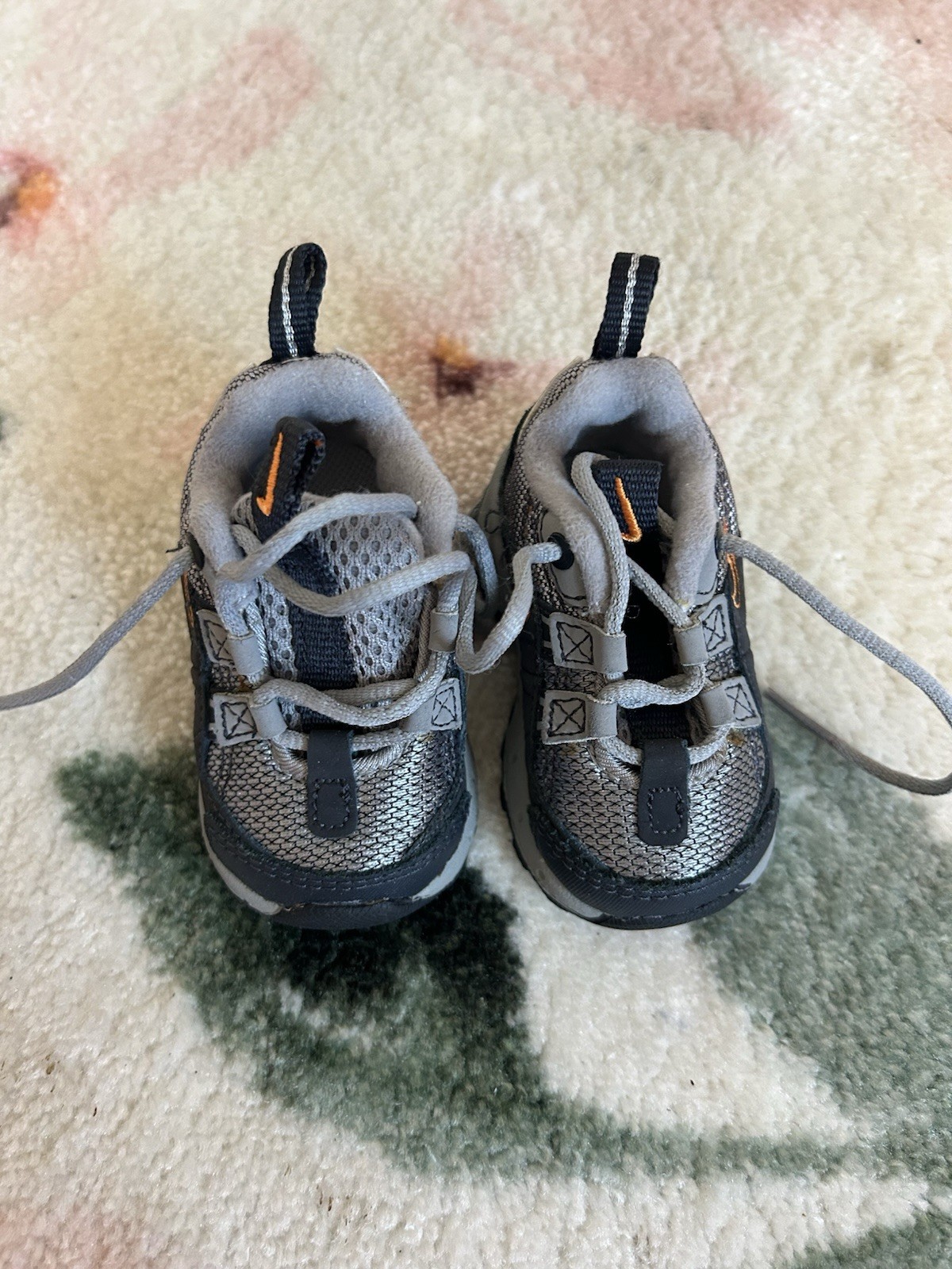 SAOLA Scarpe bambino Nike grigie e nere