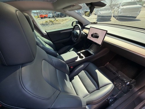 2023 Tesla Model Y Long Range - Picture 11 of 16