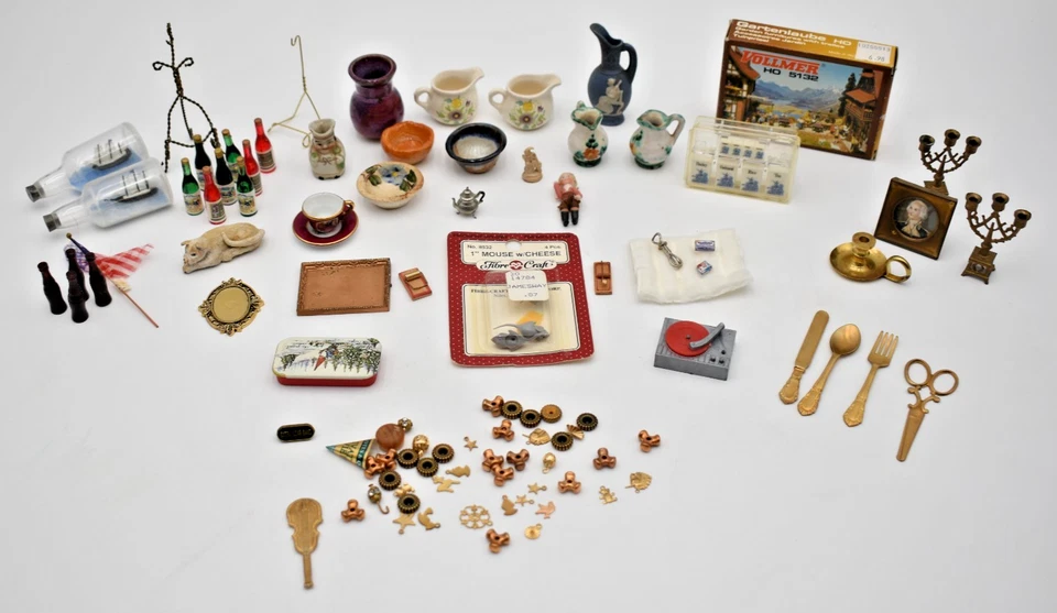 Gran lote de cerámica miniatura para casa de muñecas, latón, utensilios de cocina, marcos de colección Foto 2 de 4