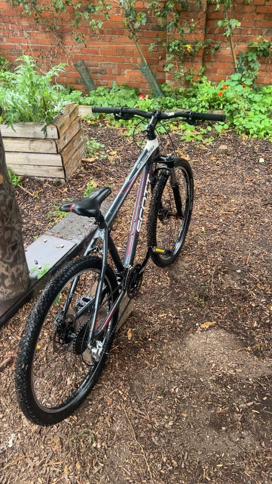 Scott Scale 30 Carbon Hardtail Mountain Bike, photo 4 of 5
