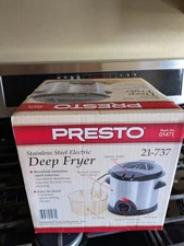 NEW Presto 05471 Stainless Steel Electric Deep Fryer - 1.1 quarts.