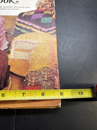 1966 Betty Crocker's Cake and Frosting Mix Cookbook 1st Edition 1st Printing - Photo 8/10