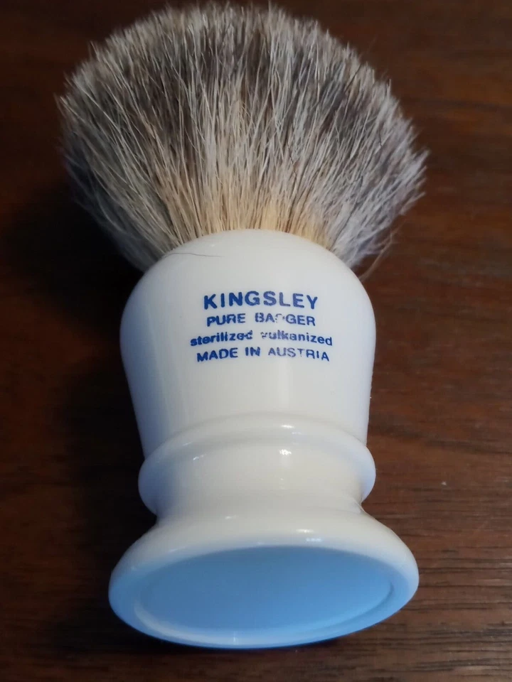 Cepillo de afeitar KINGSLEY Pure Badger Foto 2 de 4