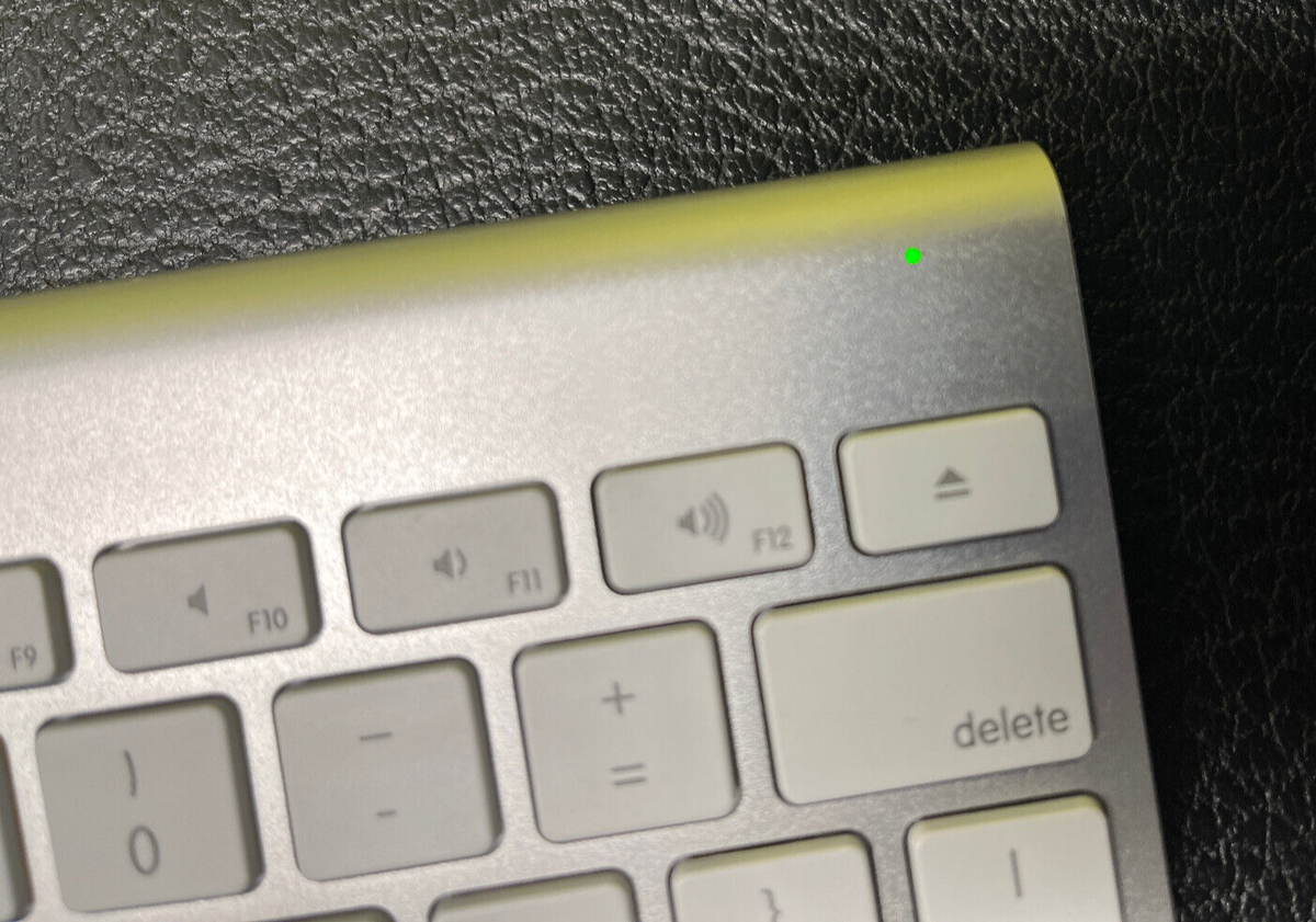 Apple Magic Keyboard Wireless Bluetooth Model A1314 Mac for
