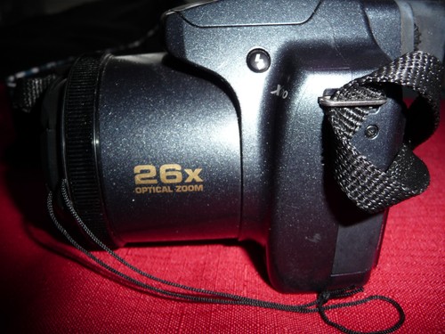 Pentax X90 Digital Camera, used and working IN VERY GOOD CONDITION - Picture 4 of 12