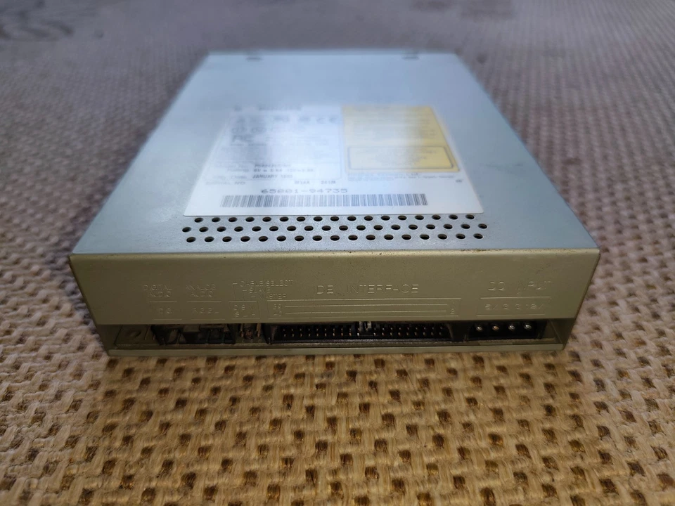 Philips PC24 24x IDE CD-ROM Drive (PCA242CD/M2) - Vintage - January 1998 - Image 3 of 4