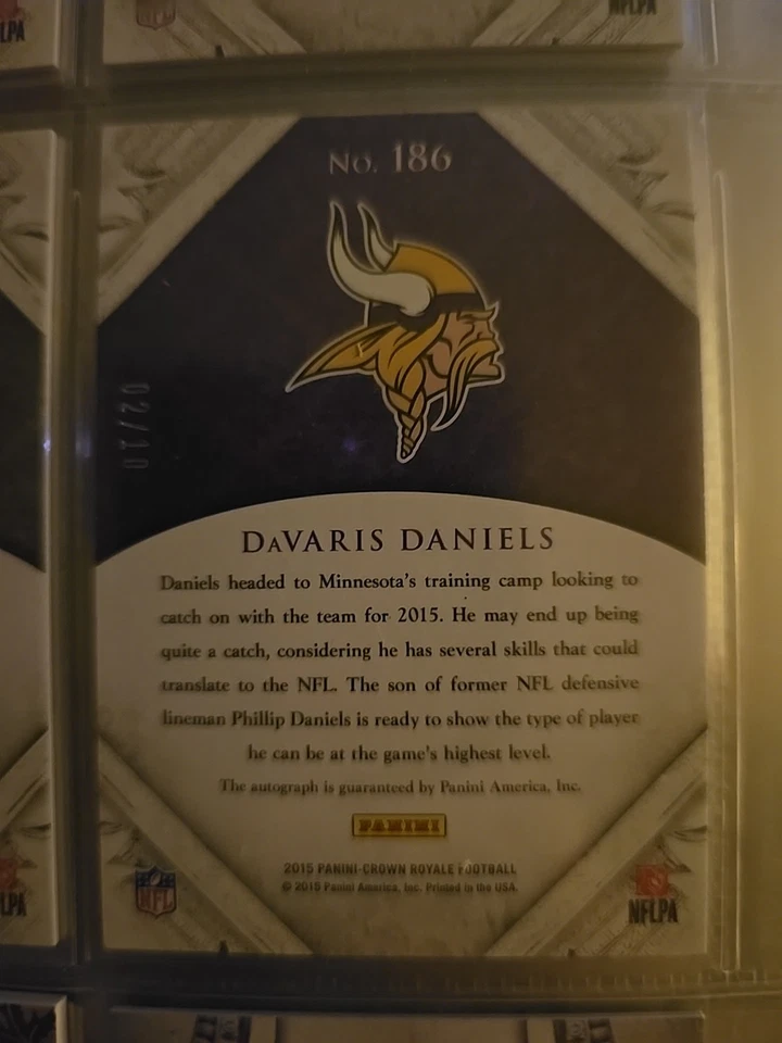 2015 Panini Crown Royale #186 DaVaris Daniels Auto #2/10 SSP MINT Vikings  - Image 2 of 3