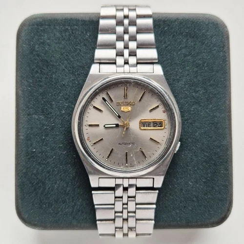 Vintage Seiko 5 7009-3170 Automatic 21 Jewels Day Date japan - FAST SHIPPING