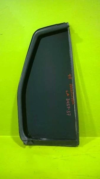 96 97 98 99 00 PATHFINDER INFINITI QX4 DRIVER LEFT REAR VENT GLASS OEM 3457-37 - Image 2 of 3