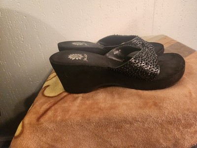 Yellow Box Womens sz 8.5 Nicole Black Beading Wedge Flipflop Sandals #45