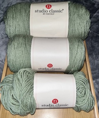 LEAF GREEN Studio Classic Nicole Yarn