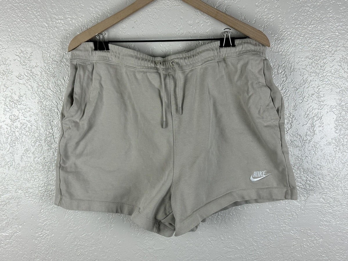 nike womens comfy shorts