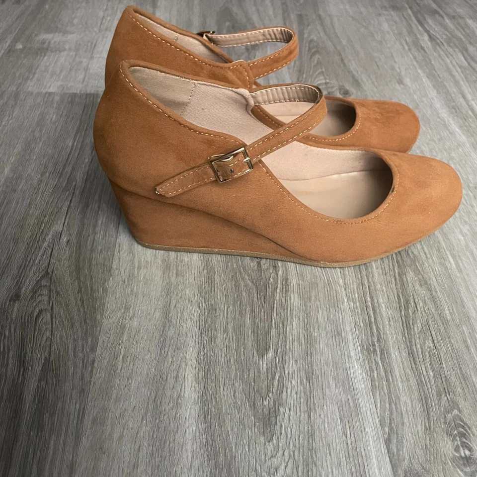 Forever shoes women brown suede Wedge heels 2.5in. size 8 buckle strap round toe - Image 3 of 4
