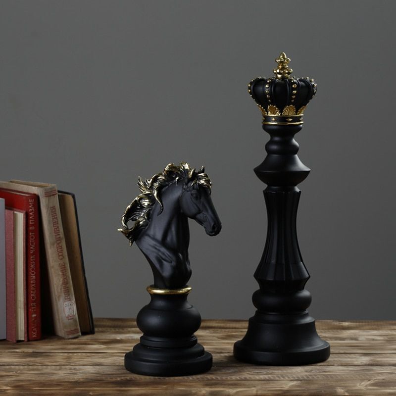  UGPLM 3 Resin Chess Pieces Board Chess Statue Decor