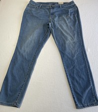 NWT Universal Thread Womens Regular Jegging Jeans Medium Wash 18W