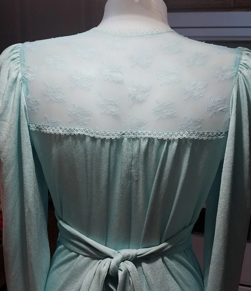 Vtg. Romantic, Cottagecore Dress.  Flattering, Lace Detail, Heavenly Blue/Grn M - Image 4 of 4