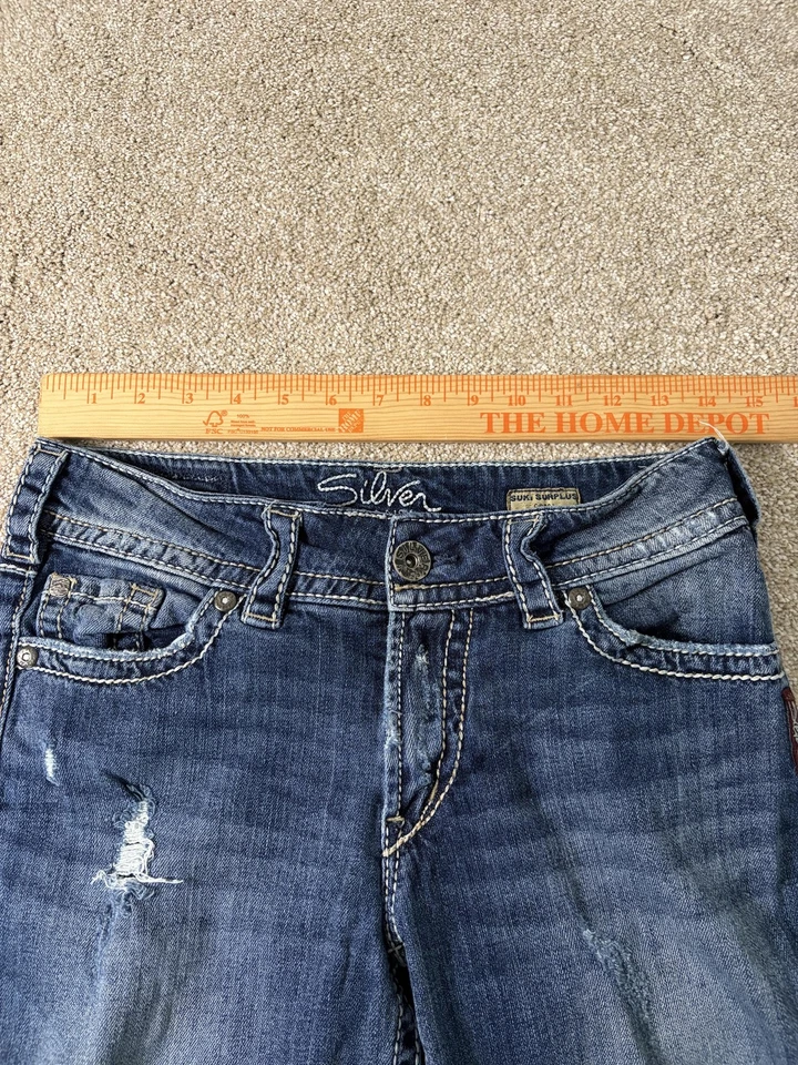 Женские джинсы Silver Jeans Suki Surplus Capri 27 синие искусственно состаренные с вышивкой - Изображение 4 из 4