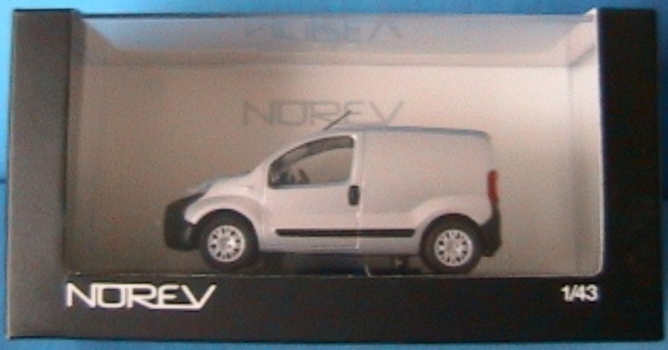 Miniature Peugeot Bipper Tole 2008 Norev 479835 echelle 1:43 gris metallique