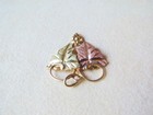 12k Black Hills Multi-Tone Gold Grape Vine Leafs Pendant 1.16 Grams — photo 9