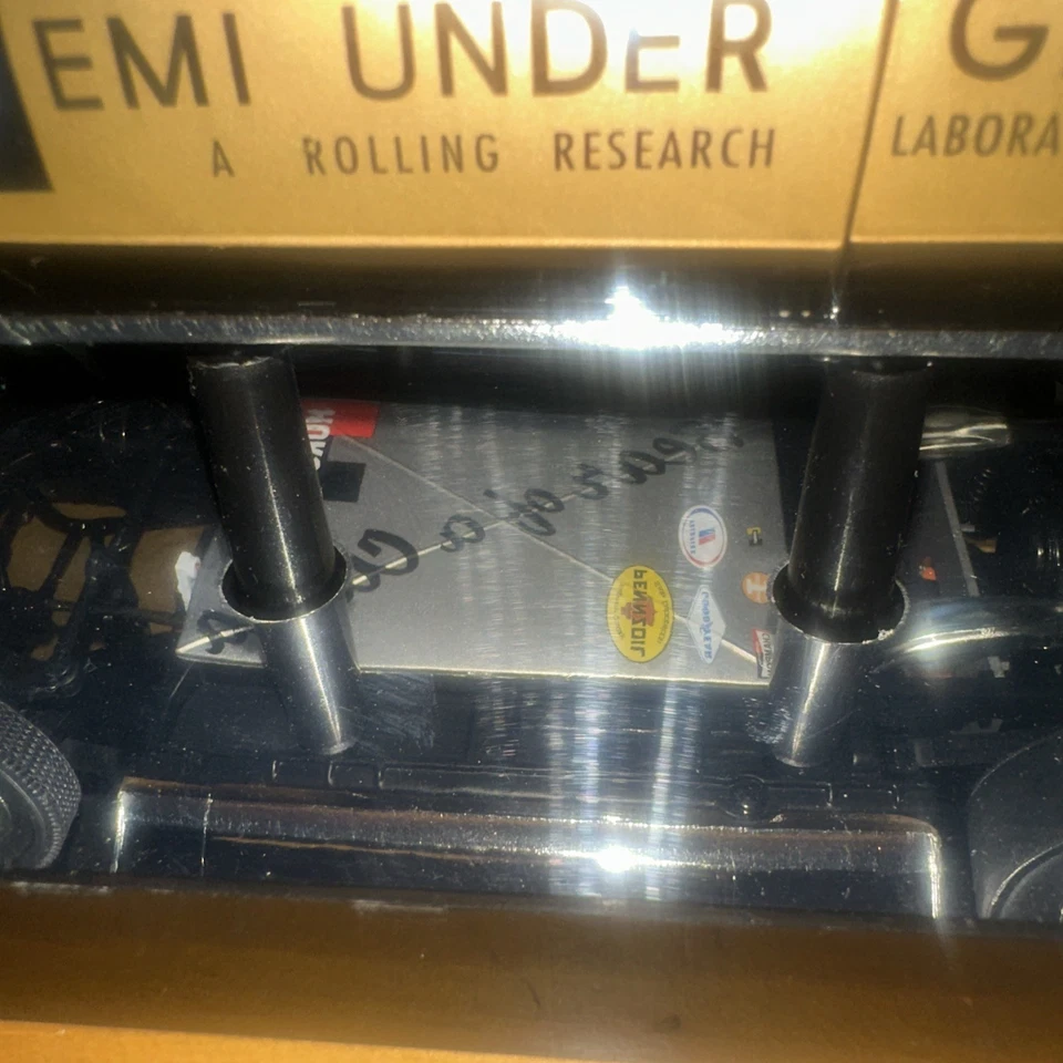 Highway 61 Coleccionables 1/18 1966 "Hemi Bajo Vidrio" AUTOGRAFIADO Foto 4 de 4