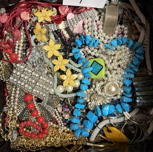 Huge 18 Pound Vintage to Now Costume Jewelry Good Use Wear Sell Craft Lot# GB7