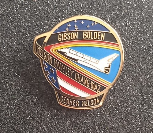 Pin's Aérospatiale Eutelsat II - Collection