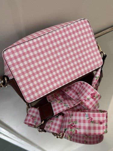 Betsey Johnson Kitsch CAMERA OH SNAP Crossbody Purse Pink Floral Pocket Book EUC - Picture 14 of 19