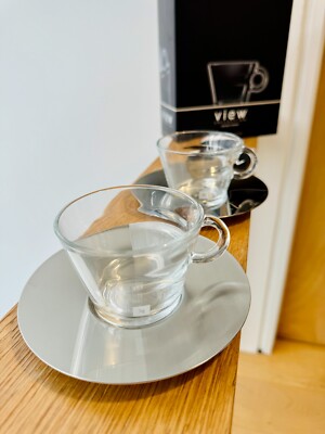 Zwei Nespresso View Cappuccinotassen & Untertassen, verpackt