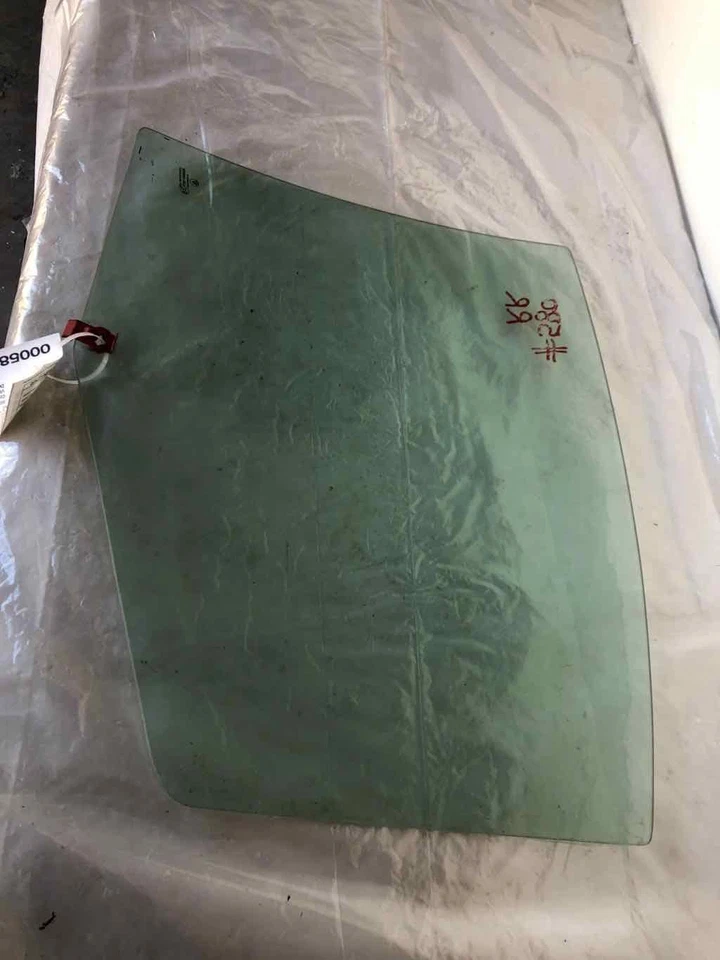 1999 2000 BMW 3 SERIES 328i Rear Back Door Glass Window Passenger Right RH - Image 4 of 4