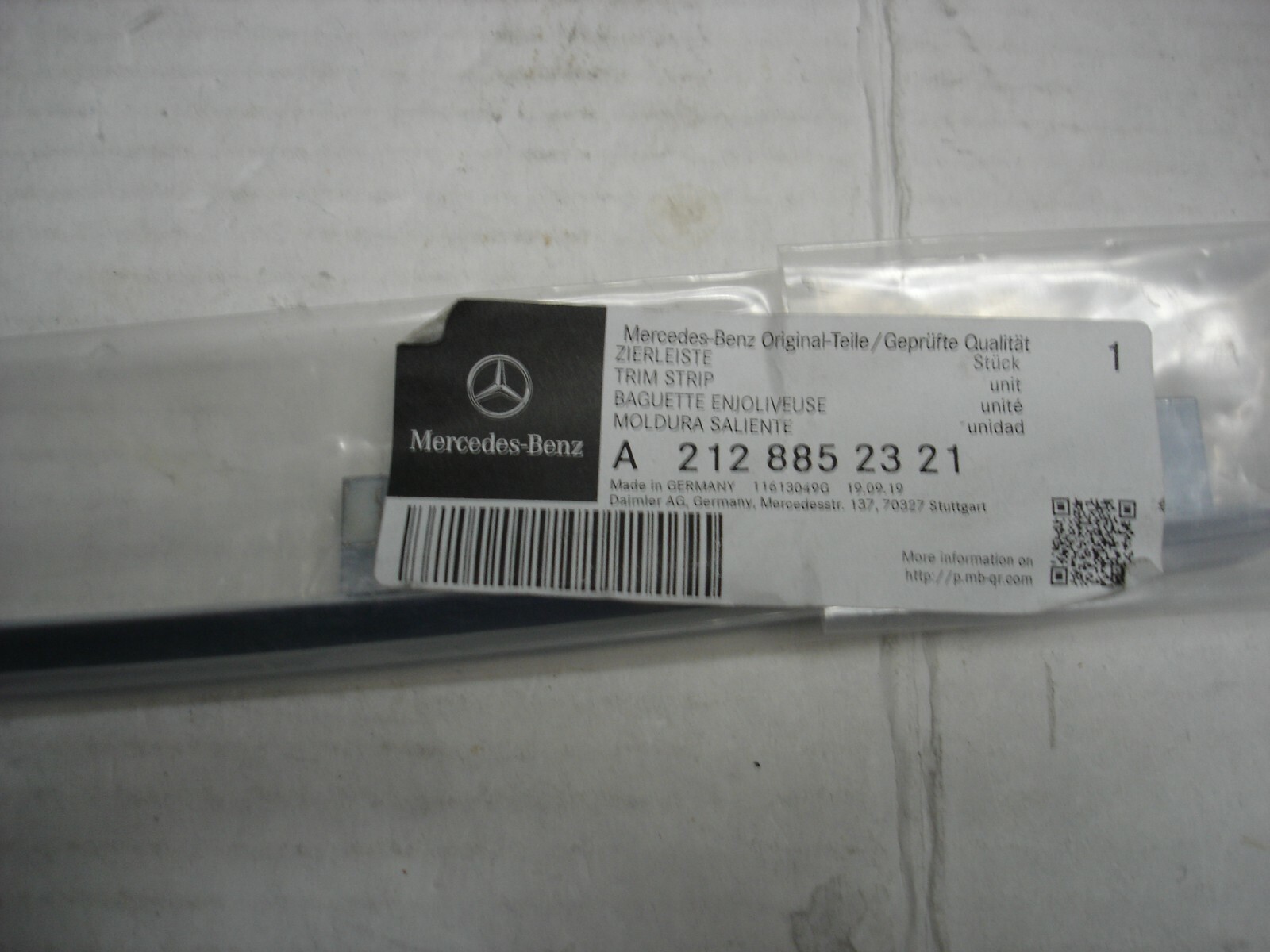 Mercedes-Benz a 2128852321 Genuine Upper Left Grille Molding for 