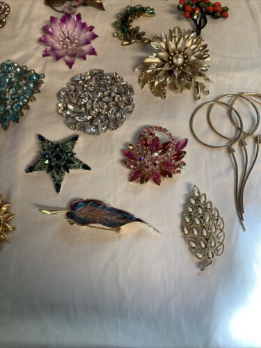 VINTAGE HIGH END STRASS KOSTÜM JEWERLY BROSCHE SET ~ TRIFARI, CHOR, KRAMER USW. - Bild 5 von 6