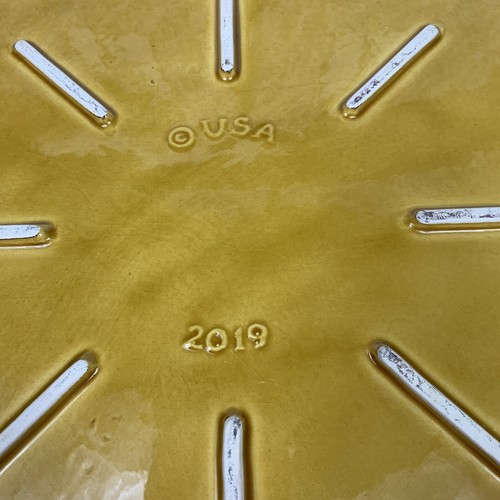 Vintage Gold Yellow Pottery Pepperoni Pizza Platter #2019 USA California - Picture 9 of 9