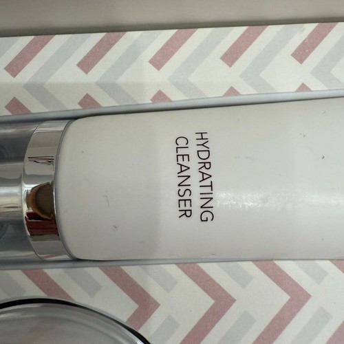 Lord + Belle CC Skincare Regimen Hydra Cleanser Repair Serum Hydra-V Moisturizer - Picture 9 of 11