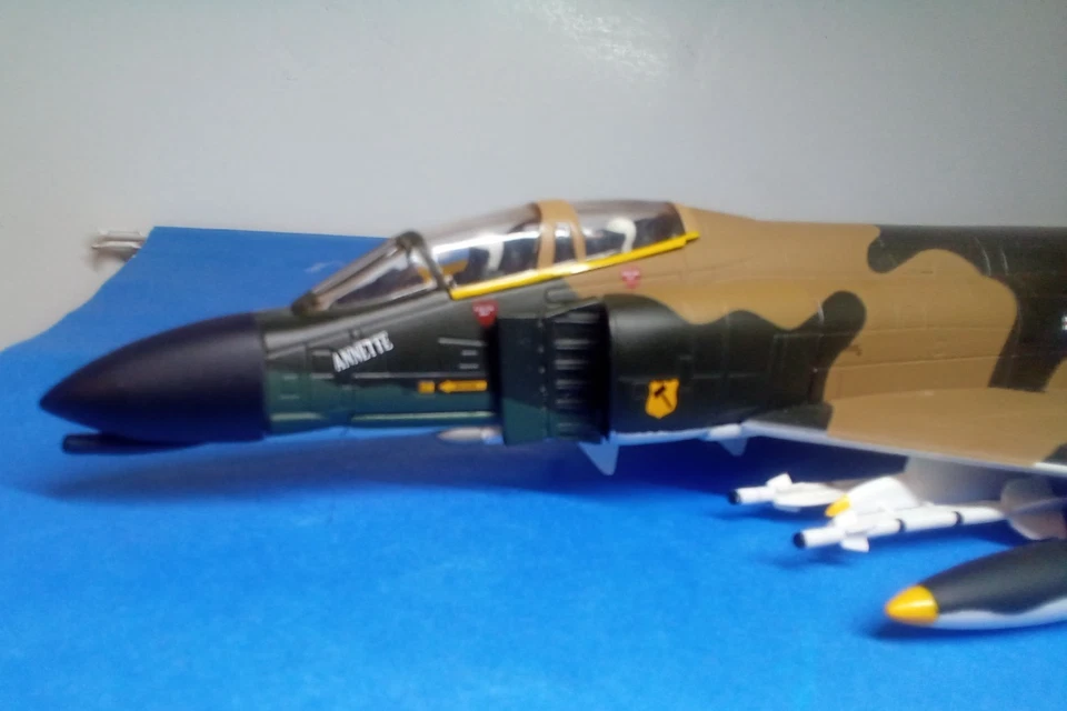 Corgi 1:72 McDonnell Douglas F-4C Phantom II die-cast airplane. Vietnam era. - Image 3 of 4