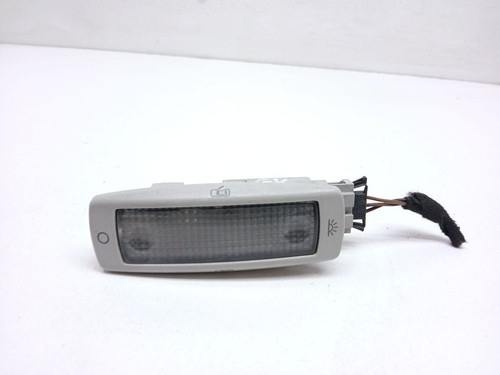 Volkswagen PASSAT B5 1997 Hinten links Fondbeleuchtung 3B0947291 UST115402