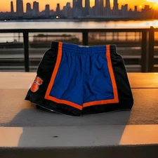 Mitchell & Ness New York Knicks Hardwood Classics Shorts Size Medium NWT $85 Rtl