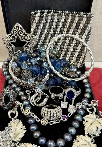 Vintage Estate Costume Jewelry Lot ! TRIFARI , SARAH COV and more!