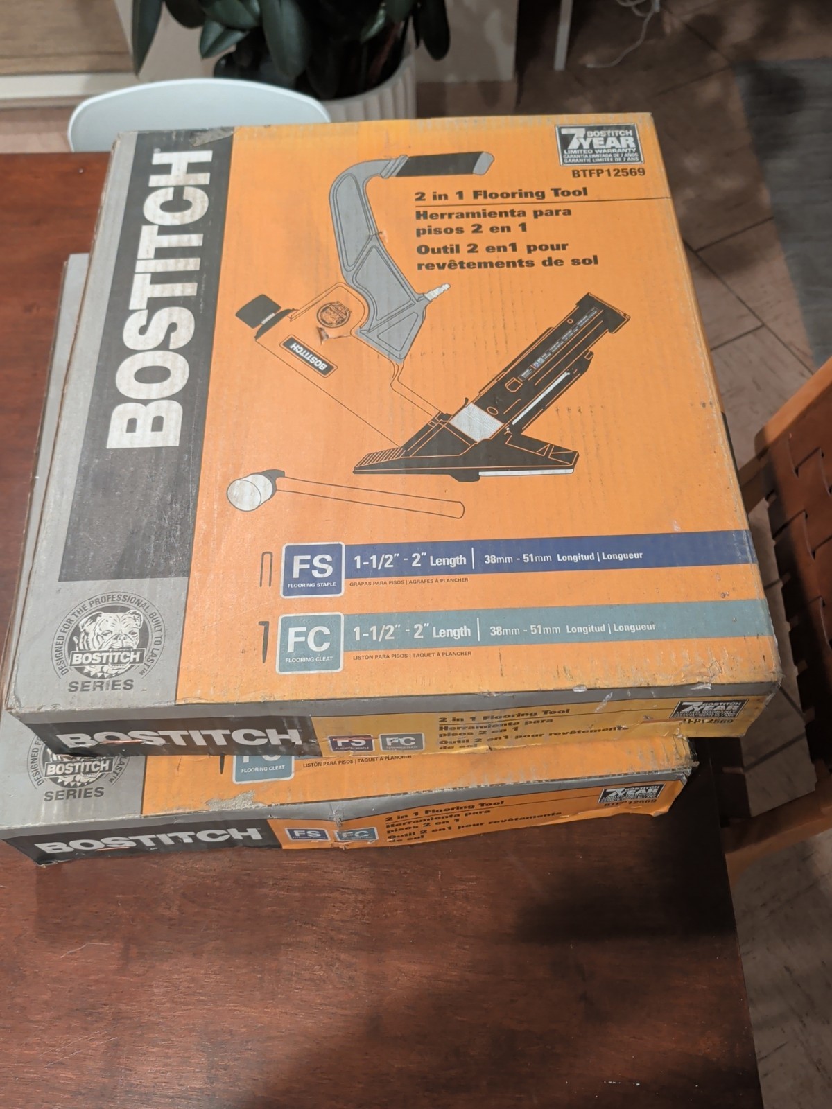 Bostitch BTFP12569 Pneumatic Flooring Stapler & Nailing Clea