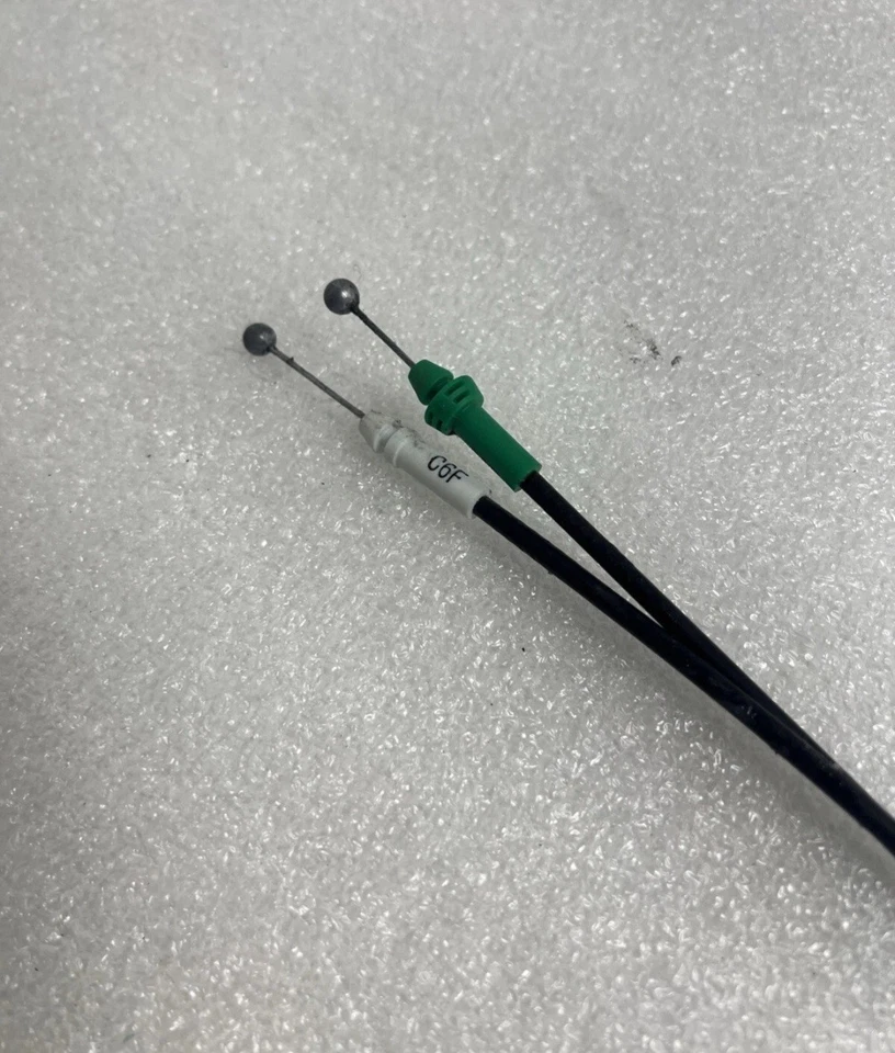 Toyota Corolla 2014-2019 actuador de bloqueo de pestillo de puerta del lado del pasajero delantero derecho OEM Foto 2 de 3