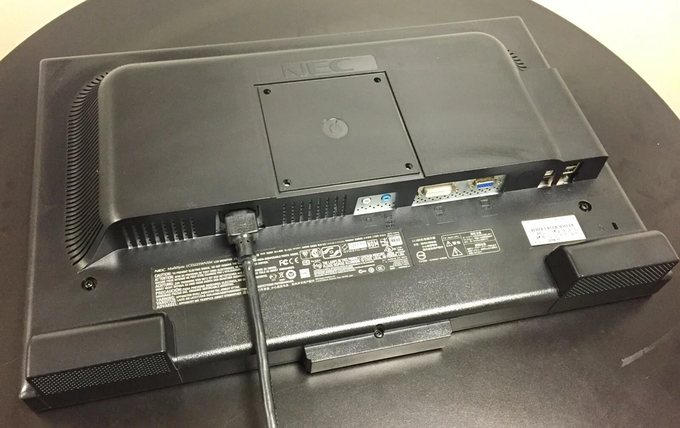 NEC MultiSYNC LCD225WNXM-BK 22" Widescreen LCD Monitor  - Image 2 of 4