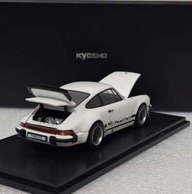 Porsche 911 (901) Carrera 2.7 1975 White 1:43 Kyosho 05521W