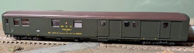 ROCO HO #44438 SBB postal car Era III green