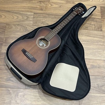 Akustikgitarre Art Lutherie AMI Zedernlack-Finish Sunburst Canada mit Koffer