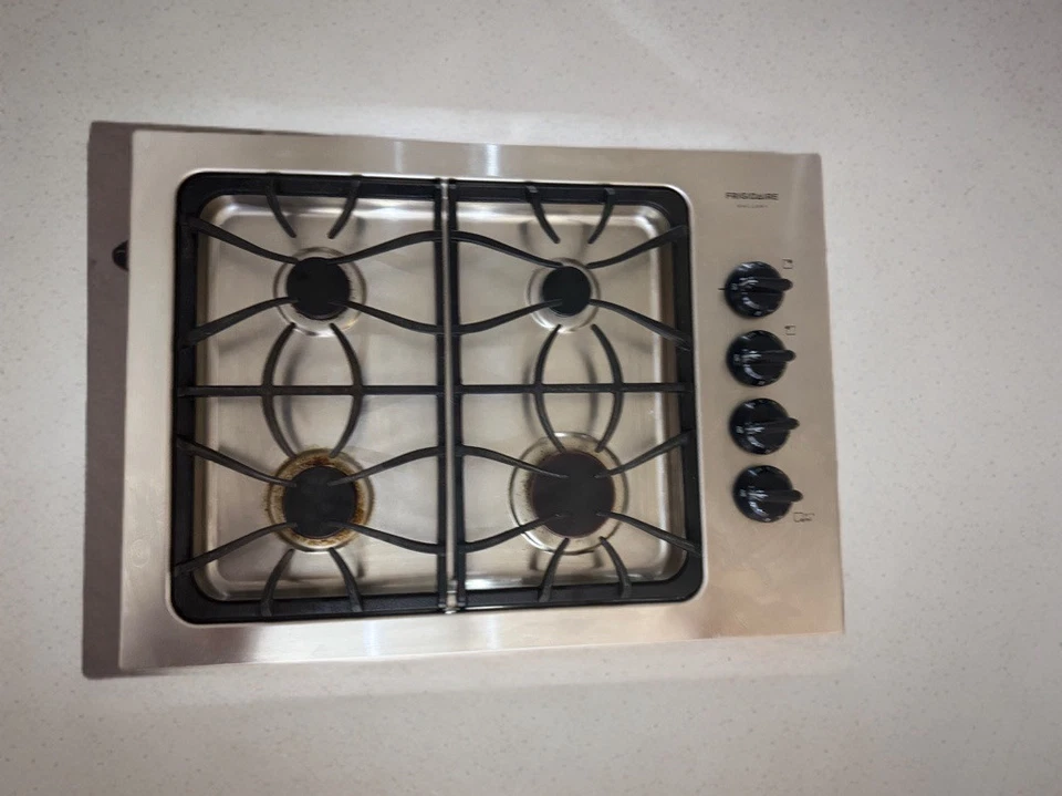 Frigidaire 30 pulgadas gas acero inoxidable estufa, 4 quemadores, hierro fundido FGGC3045KS Foto 3 de 4