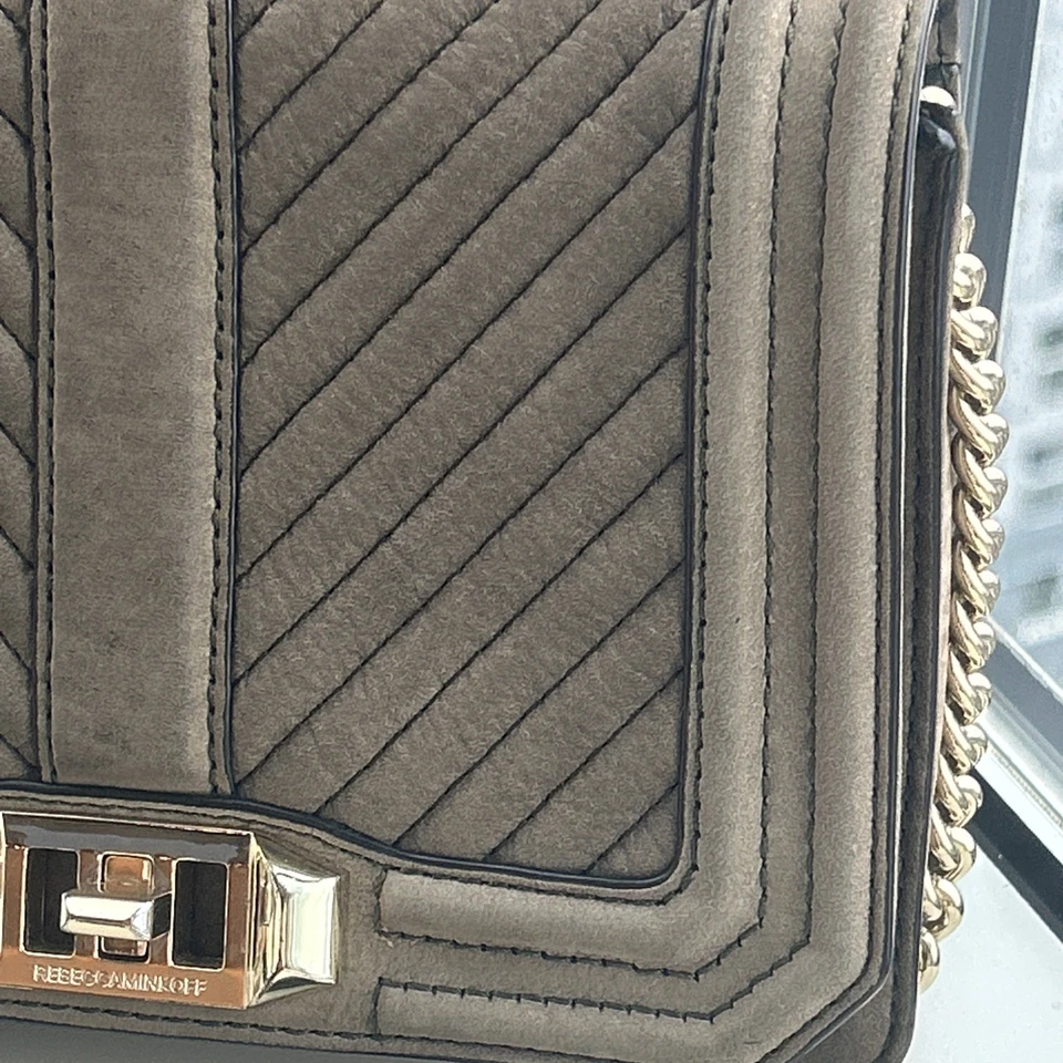 Bolso Bandolera Rebecca Minkoff Chevron Love Acolchado Cuero Verde Salvia Foto 4 de 4